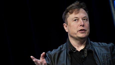 Акционери на Twitter дават Мъск на съд 