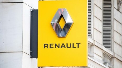 Renault: Отделянето на електромобилния бизнес може да продължи с листването му