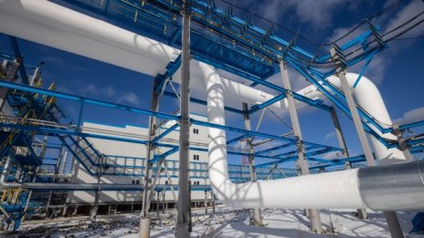 Цената на петрола се стабилизира на около 100 долара за барел*