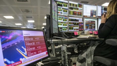 Повишената доходност по облигациите спря възхода на европейските борси