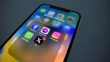 Социалната мрежа Х спира дейността си в Бразилия