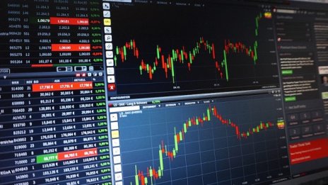 Nasdaq затвори на червена територия със спад от 1,6%