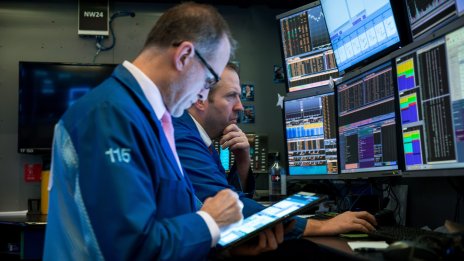 Wall Street стартира на червено покрай песимизма за паричната политика на Фед*