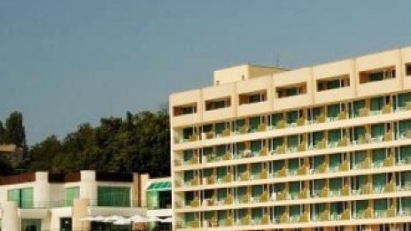 Слънчев ден с 32% ръст на нощувките, но все още със 7% под върховите години