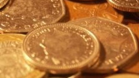 Модната марка Burberry обяви 40% увеличение на печалбите