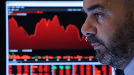 Dow Jones изтри над 600 пункта след ескалацията на търговската война 