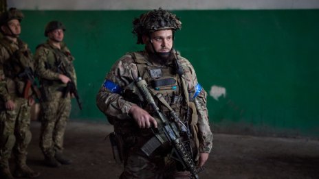 Малки щурмови групи разчистват пътя на украинците към Азовско море