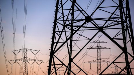 ЕС ще предложи задължително намаляване на търсенето на енергия и данък върху печалбите