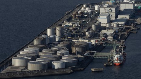 Петролът поскъпва заради очакванията за по-затегнато предлагане*