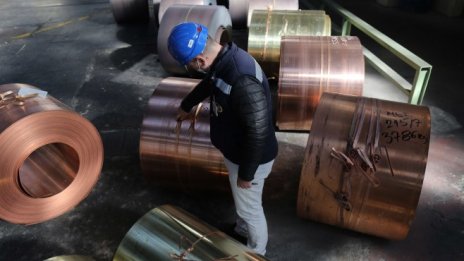 След десетилетието на технологиите може би се задава такова на суровините