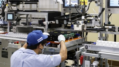 Промишленото производство в Япония се сви за втори пореден месец