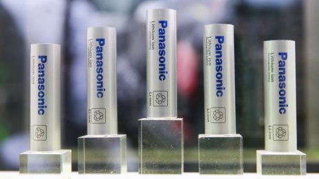 Panasonic ще започне производството на новите клетки за Tesla през март