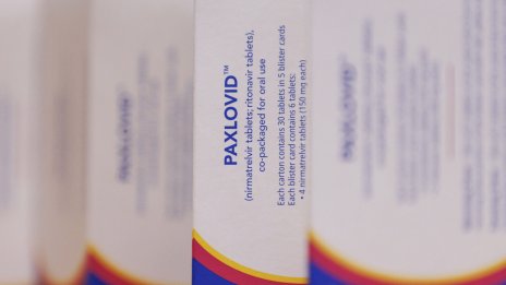 Отслабващото търсене на медикамент срещу Covid накара Pfizer да свие прогнозата си