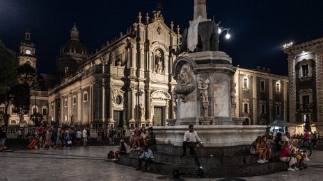 Италианската мафия слага белите якички