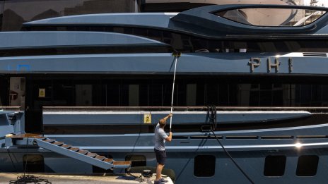 Защо е трудно руските активи под санкции да бъдат конфискувани, а не само замразени