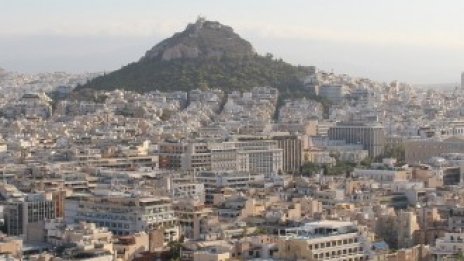 Програмата "Златна виза" и Airbnb изтласкват гърците от жилищния пазар