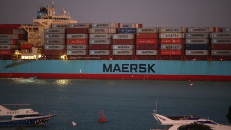 Maersk спира преминаването на кораби през Червено море за 48 часа