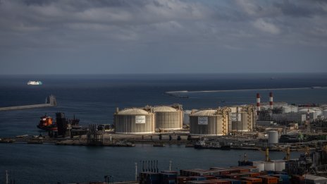 Зависимостта на Нидерландия от вноса на американски петрол и втечнен газ расте