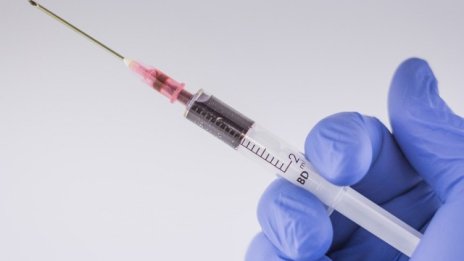 Търговете за ваксини да се правят година преди доставката, предлагат лични лекари