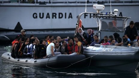 Меркел: Бежанците имат повече добри причини да останат в Турция