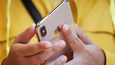 Apple работи по вграден в екрана на iPhone сензор за пръстови отпечатъци