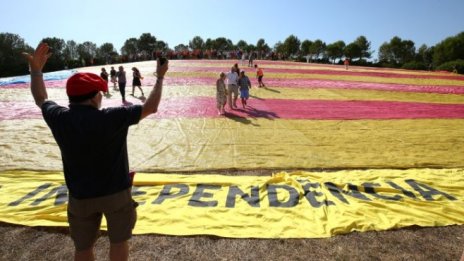Мадрид изтегля полицейските подкрепления, изпратени в Каталуния заради референдума