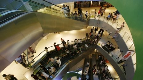 Американците похарчиха рекордните 800 млрд. долара за празниците