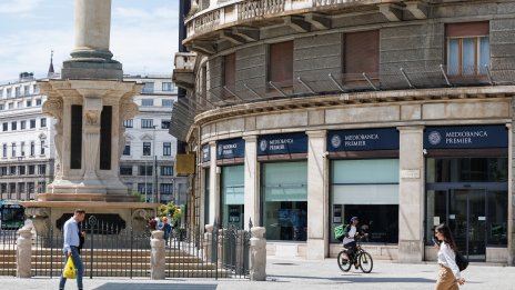 Инвеститорите на Mediobanca предлагат 13% от акциите на банката на Monte Paschi