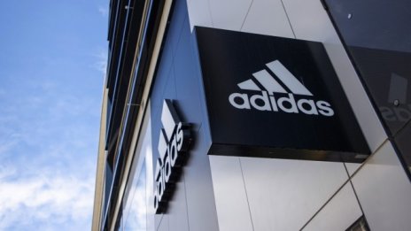 За Adidas проблемите с веригите на доставки ще продължат и през 2022 г.
