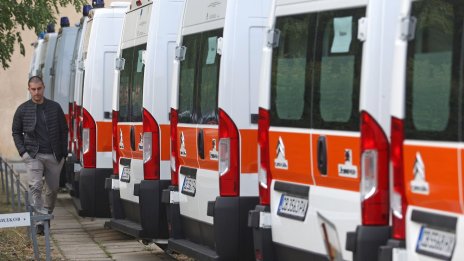 Обявяват нова обществена поръчка за високопроходими линейки