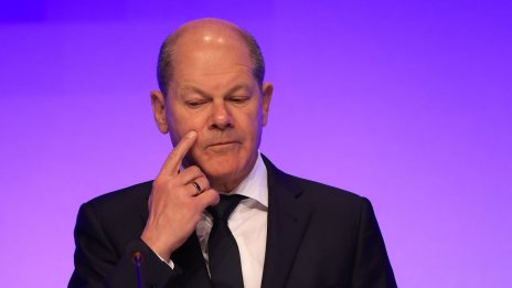 Шолц планира икономии за 20 млрд. евро и рискува да разгневи "Зелените"