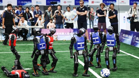 Китай организира „олимпийски игри за роботи“ с хуманоиди от 16 държави