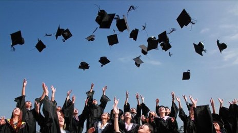 С 6% повече са записаните студенти в чужбина спрямо миналата година