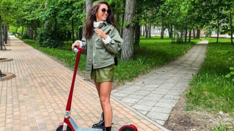 Google примамва служителите обратно в офиса с безплатни електрически скутери