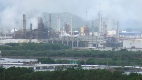 Икономиката на Мексико се свива за пръв път от близо 2 години