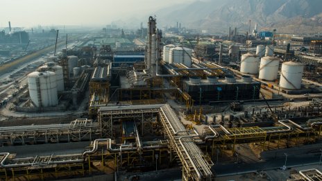 Цената на петрола се насочва към втори пореден седмичен ръст*