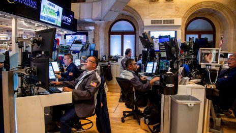 Скъпият петрол и държавните щатски облигации потопиха настроенията на Wall Street