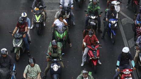 Световната банка очаква по-бавен икономически растеж в Източна Азия заради Китай