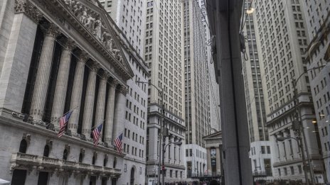 Dow записа най-дългото си рали от шест години