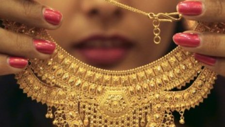 Индия повиши митото за внос на злато, за да се справи с търговския дефицит