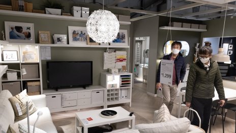 Продажбите на IKEA се свиват за втора поредна година след намаляване на цените