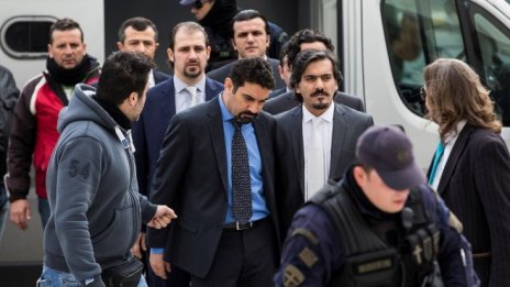 Гърция отказа да екстрадира осмината турски военни