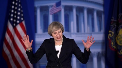 Мей призова Тръмп да възобнови "специалните отношения" между САЩ и Великобритания