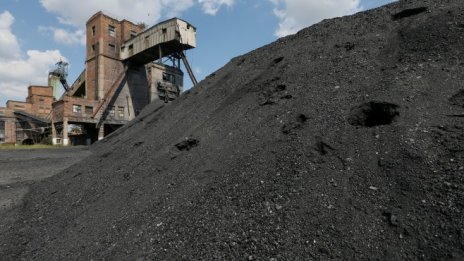 Производството на твърди горива нараства с 24% през май