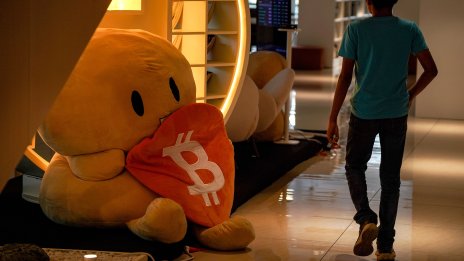 Обещанието на биткойна да служи като спасение от инфлацията стана на пух и прах
