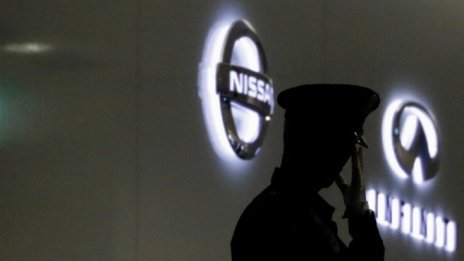 Nissan изтегля близо 400 хил. автомобила заради дефект