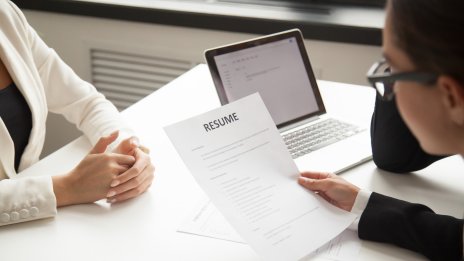 КУБ представи стартови кариерни възможности на младежки трудов форум във Варна