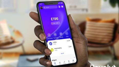 Revolut навлиза в бизнеса с мобилни планове