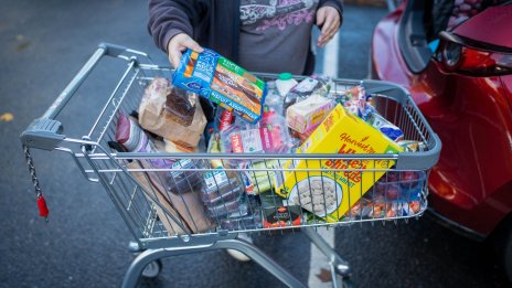 Инфлацията в супермаркетите във Великобритания достигна 14-годишен връх