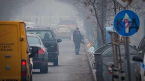 Пътна полиция ще проверява автомобилите заради силно замърсения въздух*
